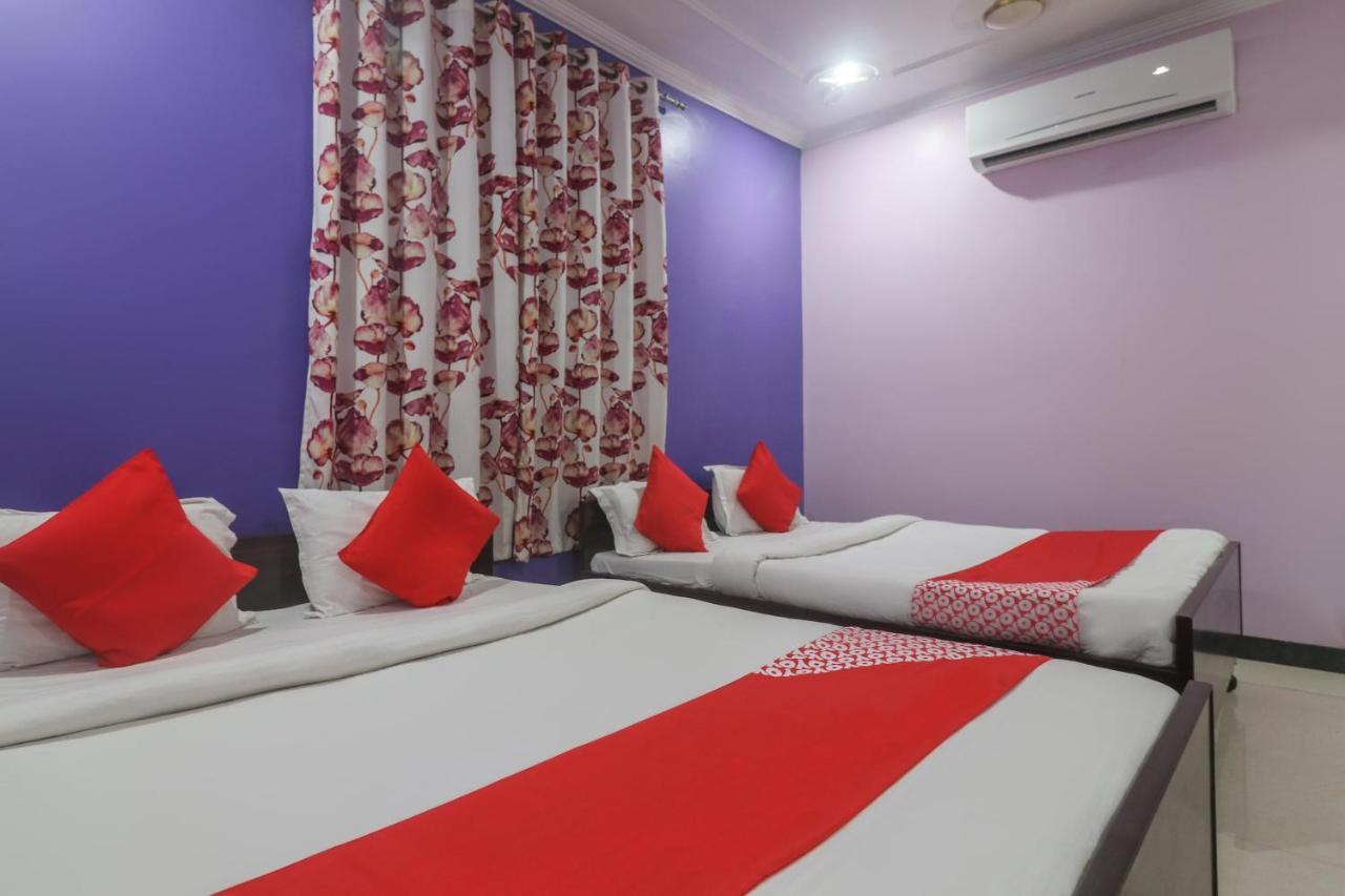 Oyo 60651 Hotel Arya Varanasi Exterior foto