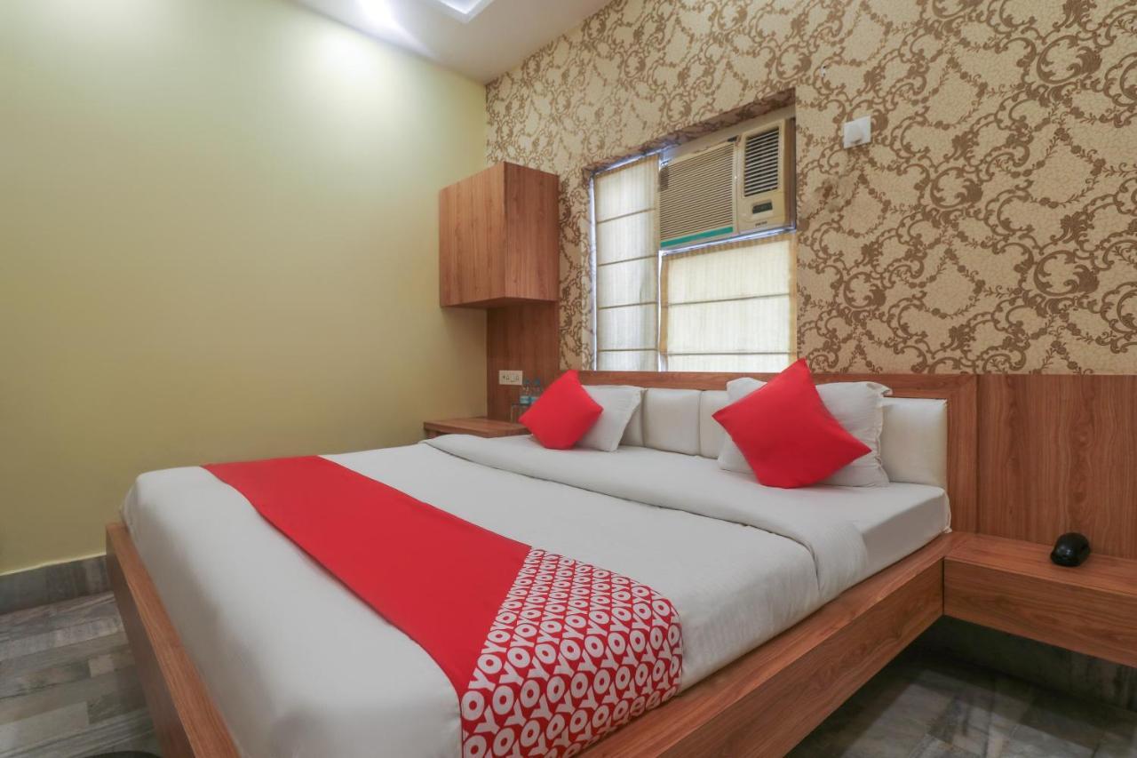 Oyo 60651 Hotel Arya Varanasi Exterior foto