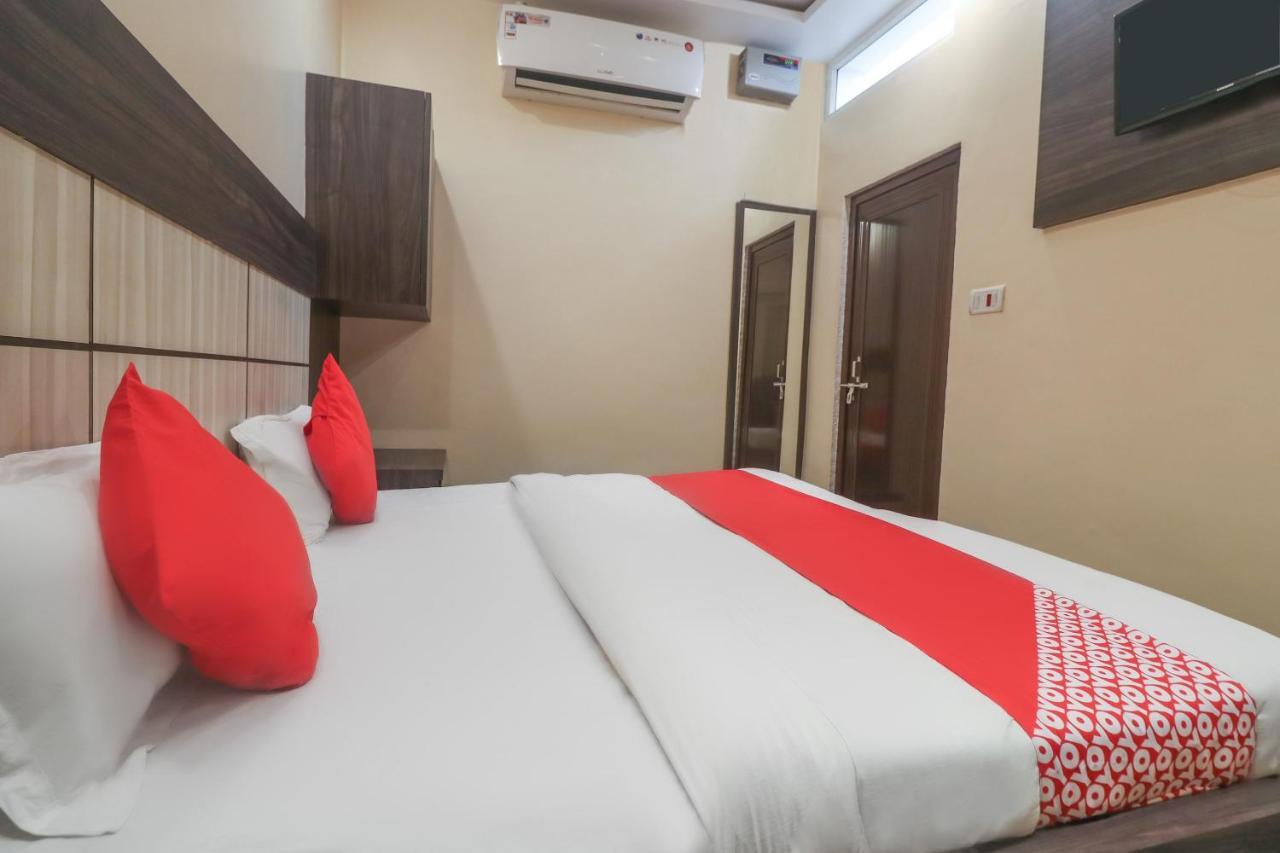 Oyo 60651 Hotel Arya Varanasi Quarto foto